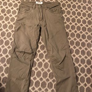 Men’s mountain khakis sz 34 x 32